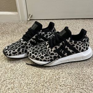 Women’s Leopard Prints Adidas Size 7 In Cream And Black